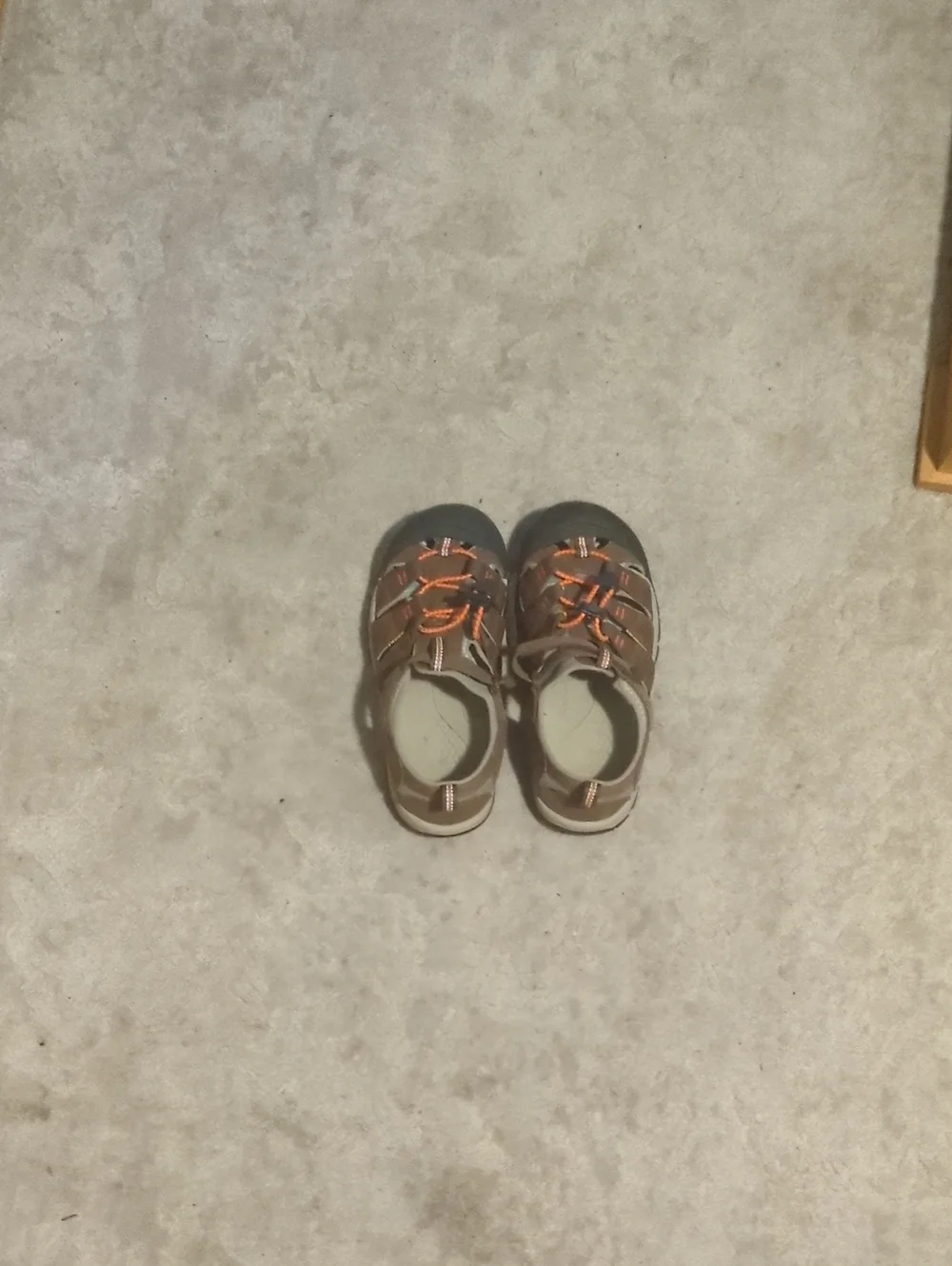Keen Kids Newport H2 waterproof hiking sandals in brown and orange; Size 4